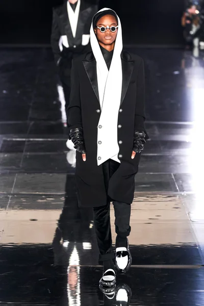Look 9